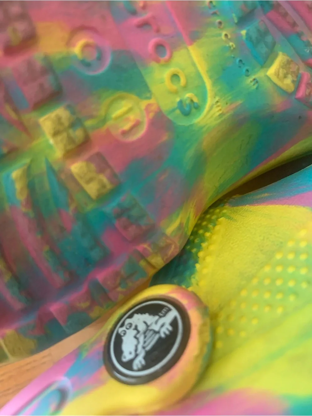 CROCS colorful tie